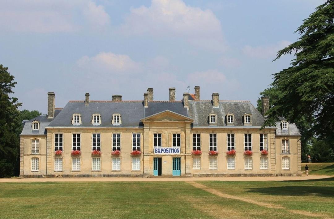 La Maison Des Remparts Apartment Falaise  Exterior photo